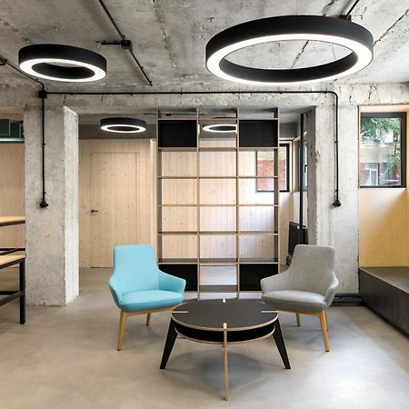 Izy Stay Hostel Μπρατισλάβα Εξωτερικό φωτογραφία