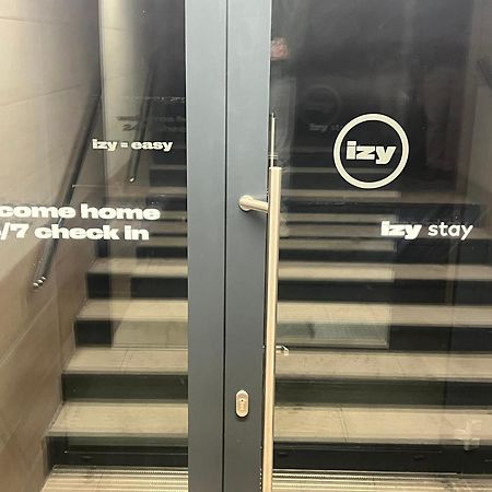 Izy Stay Hostel Μπρατισλάβα Εξωτερικό φωτογραφία