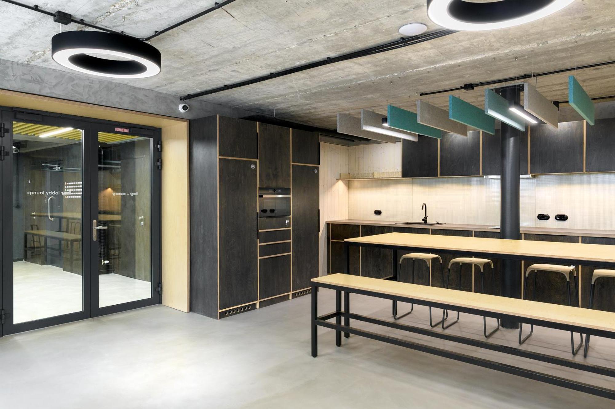 Izy Stay Hostel Μπρατισλάβα Εξωτερικό φωτογραφία