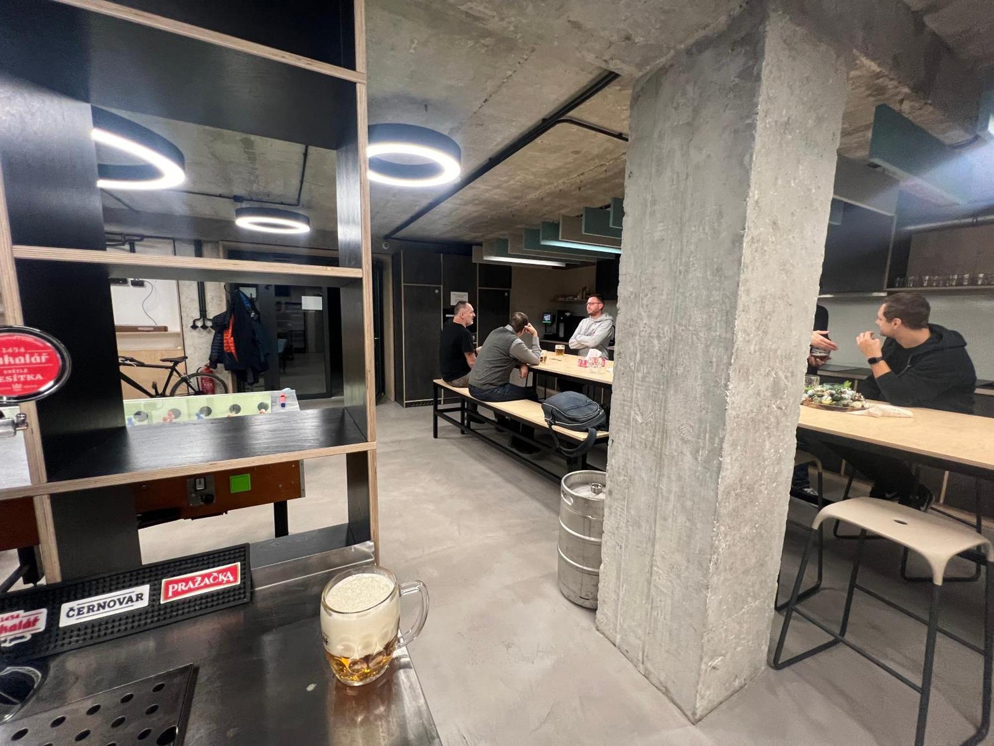 Izy Stay Hostel Μπρατισλάβα Εξωτερικό φωτογραφία