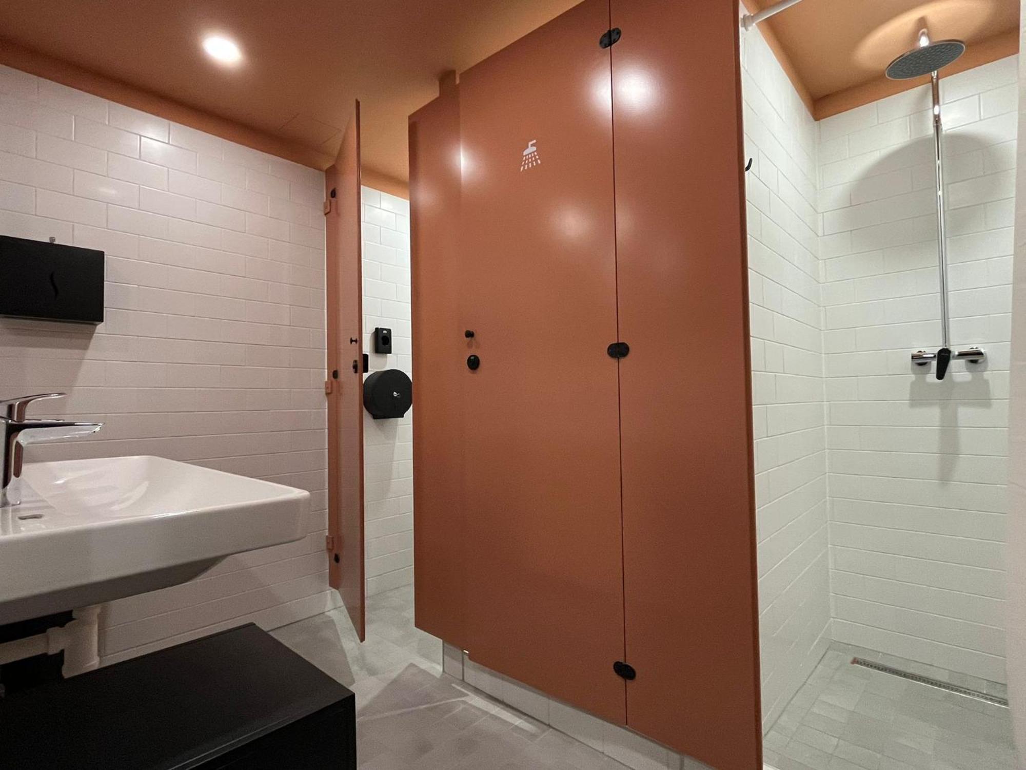 Izy Stay Hostel Μπρατισλάβα Εξωτερικό φωτογραφία
