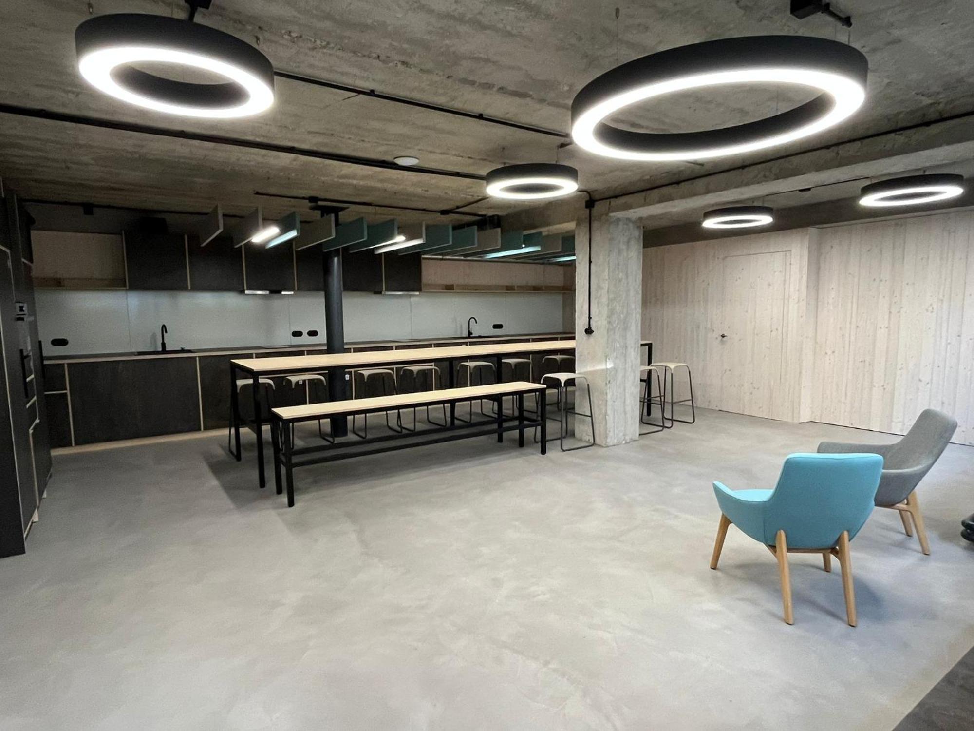 Izy Stay Hostel Μπρατισλάβα Εξωτερικό φωτογραφία