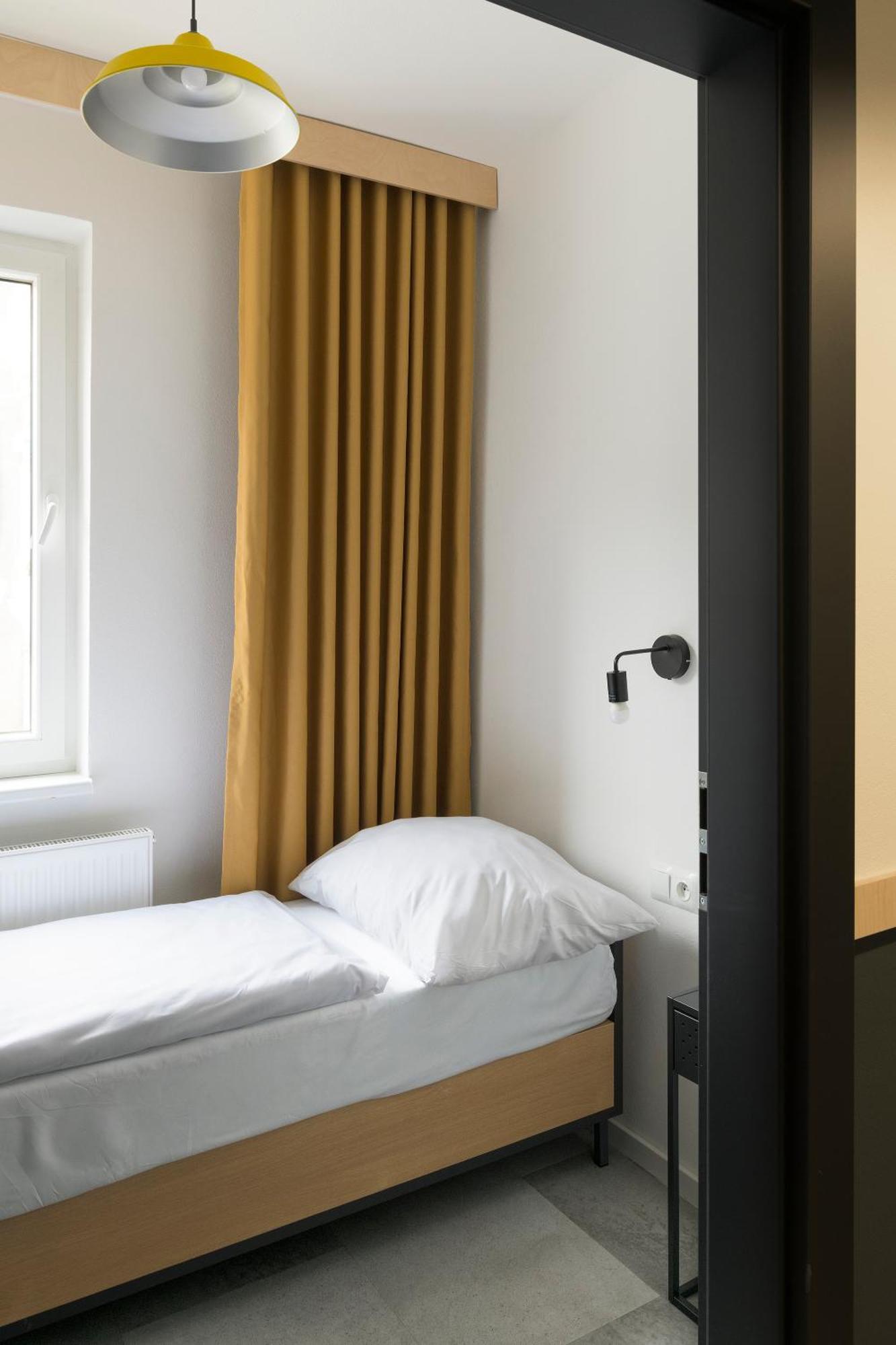 Izy Stay Hostel Μπρατισλάβα Εξωτερικό φωτογραφία