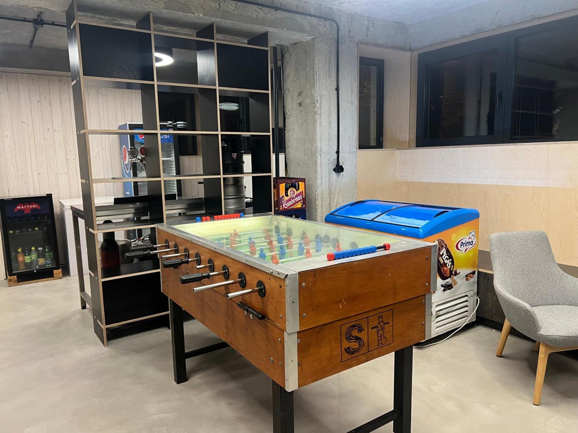 Izy Stay Hostel Μπρατισλάβα Εξωτερικό φωτογραφία